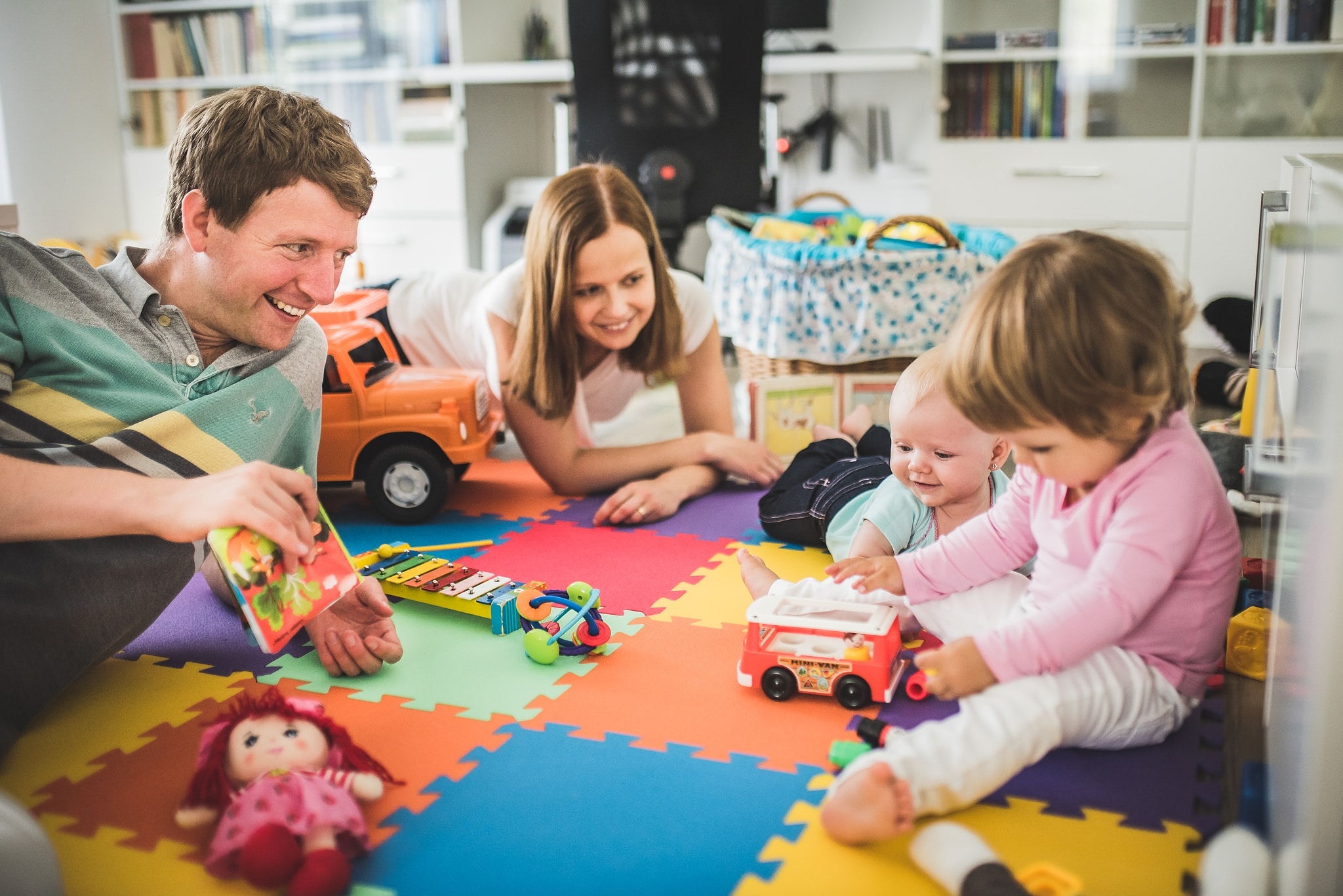 Photographing Families: Learn the Basics of Group Photography