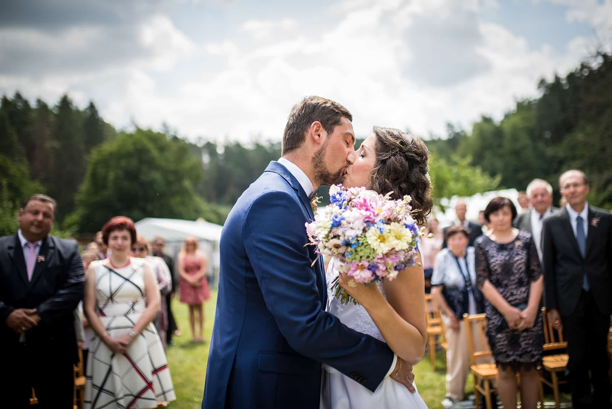 No More Faux Pas on the Big Day! 8 Basics of Wedding Photography Etiquette