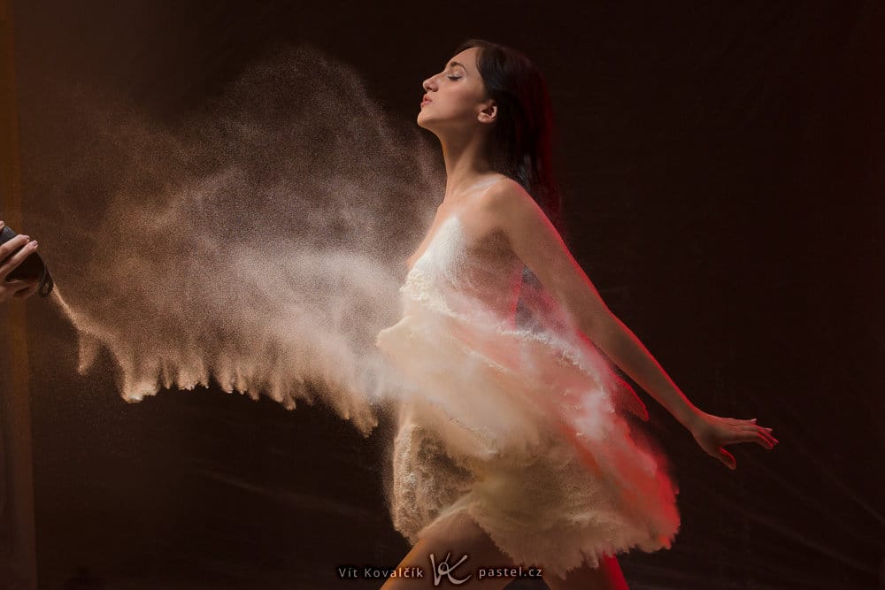 Using Powders in Nude Photography