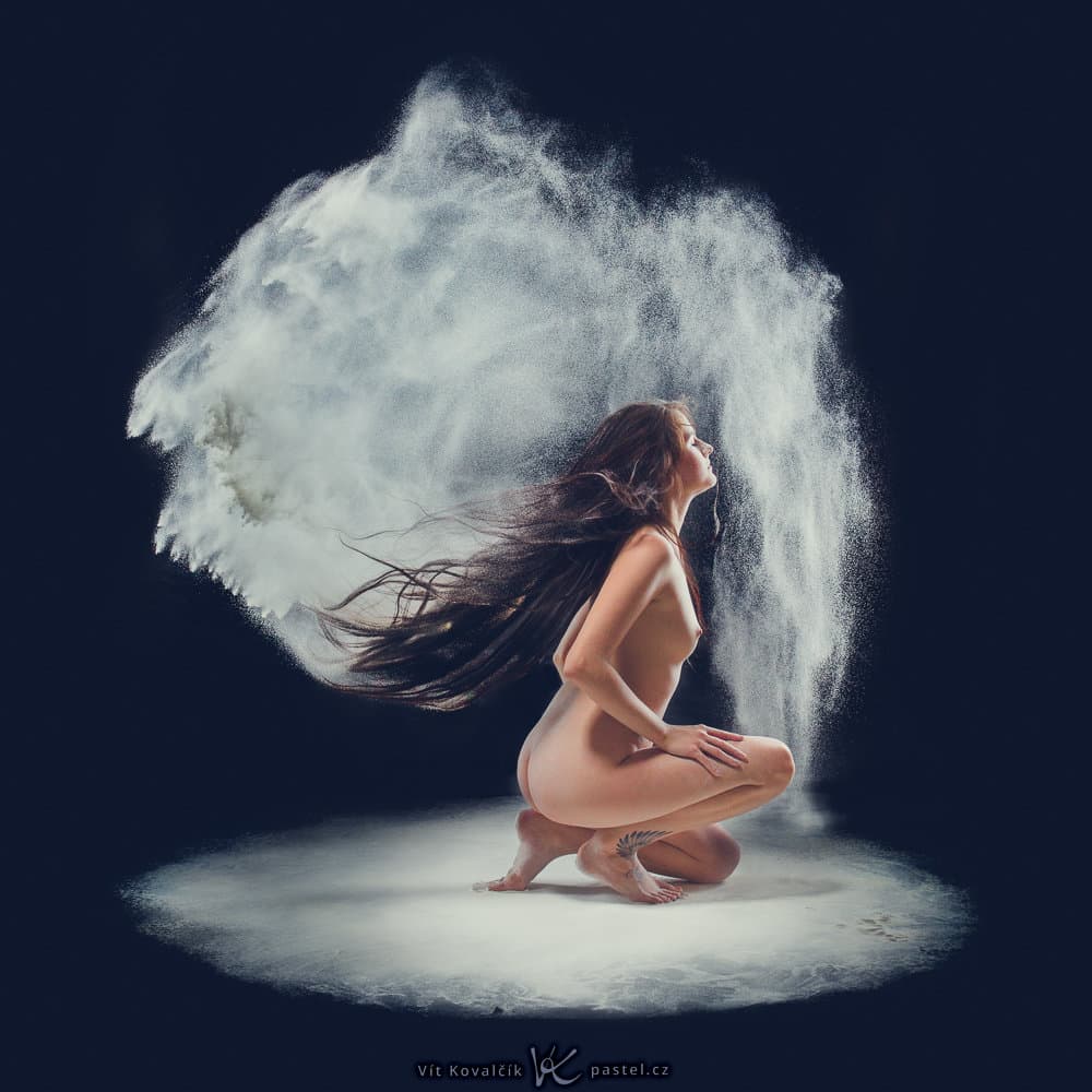Using Powders in Nude Photography