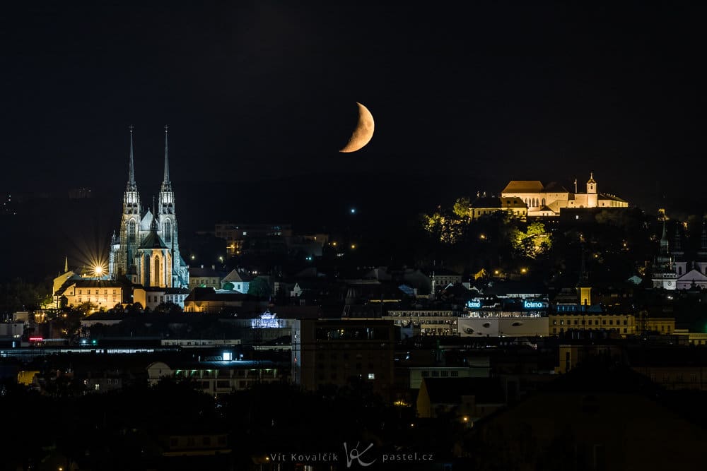 How to photograph the Moon – landscape photography