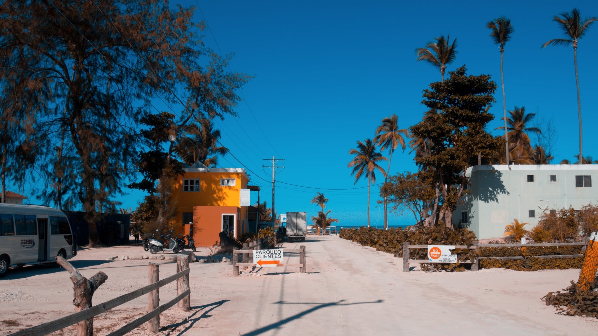 Color grading step-by-step III: How to get the popular Teal & Orange look