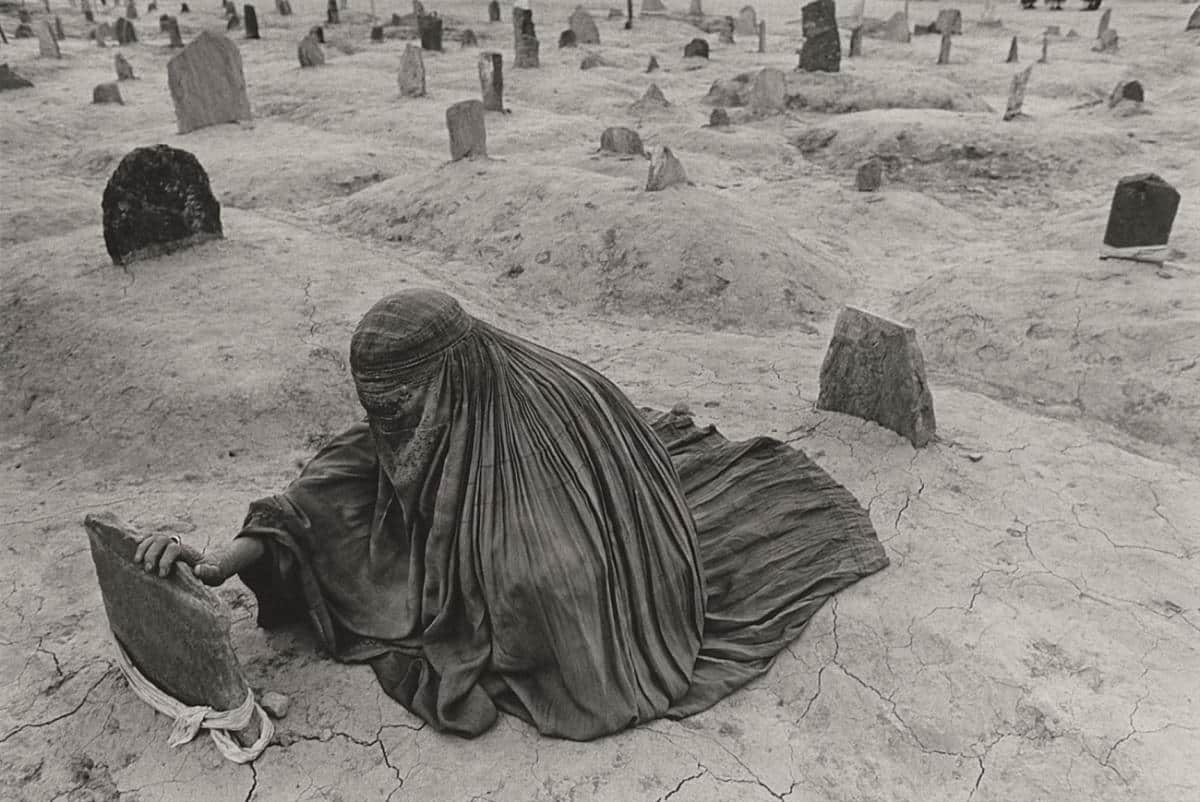 Photography in the trenches of war - 5 famous war photographers