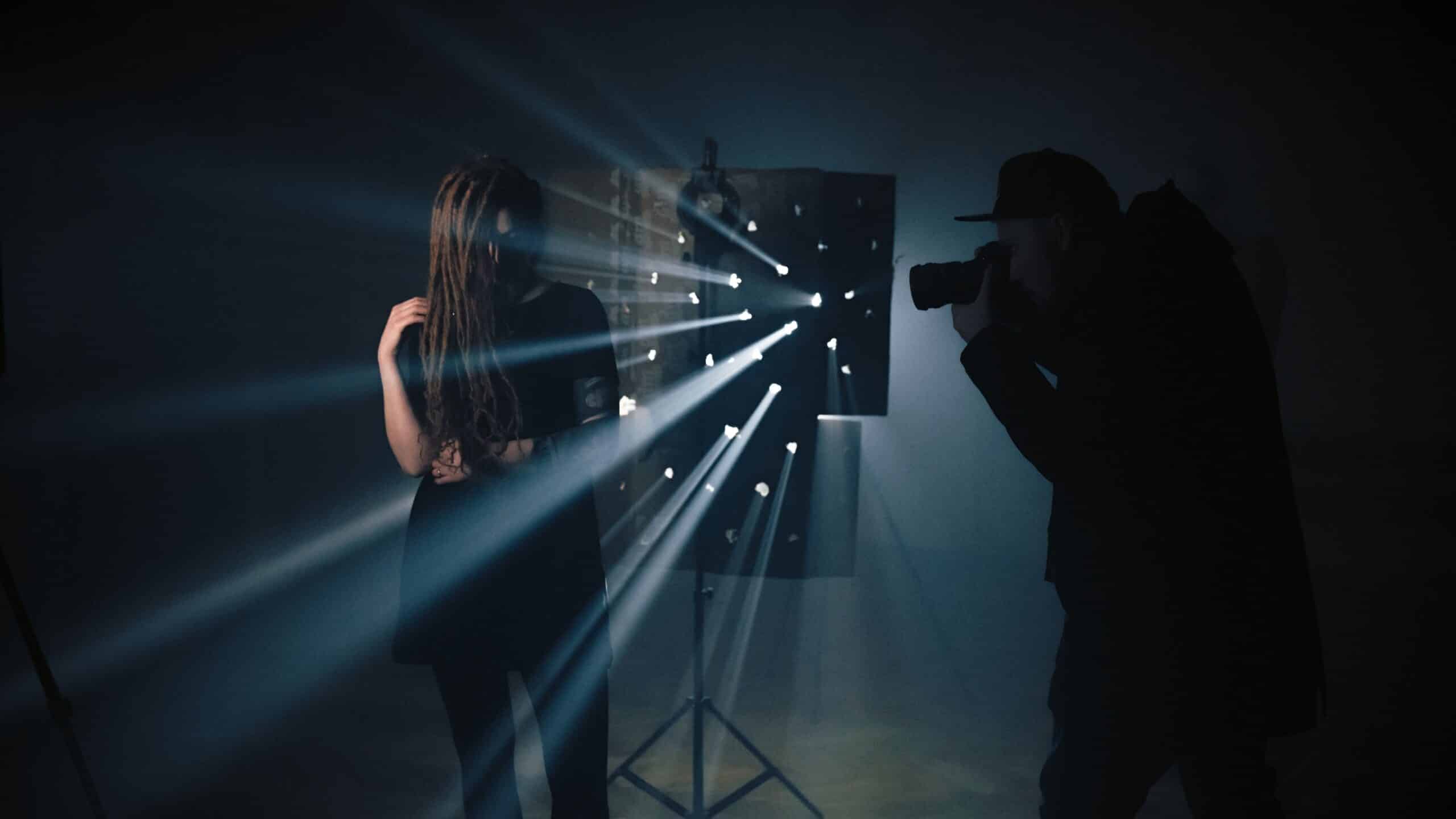 Effective light rays: how to easily create and use them in your photography
