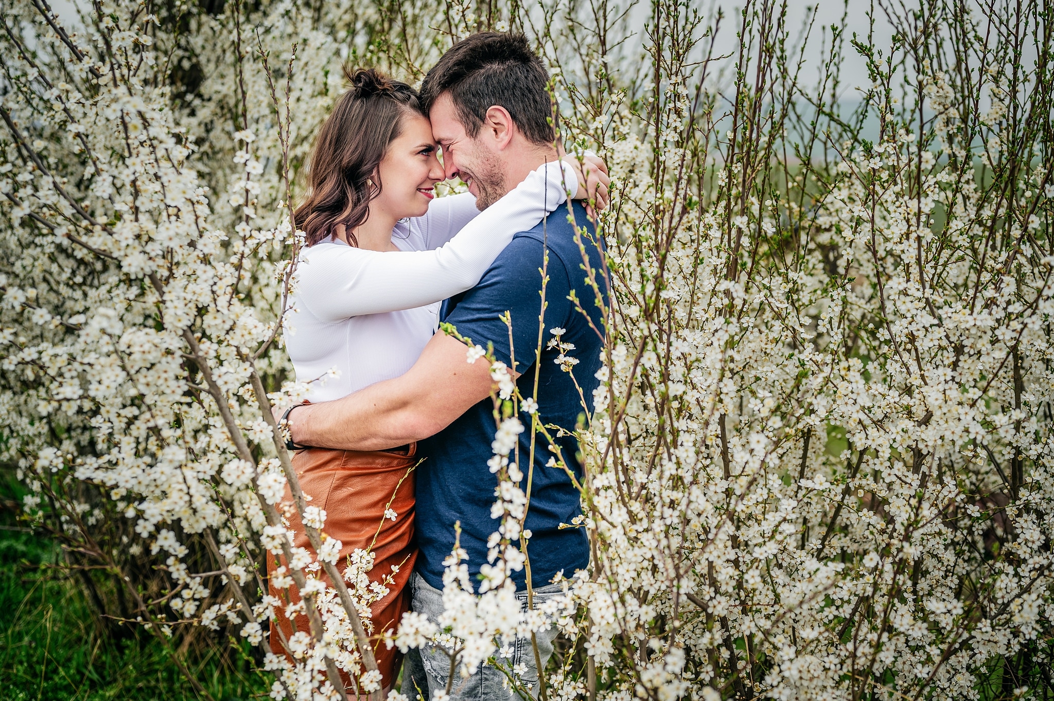 How to do a Couples Photoshoot: Romance, Coordinated Colors, and Smiles