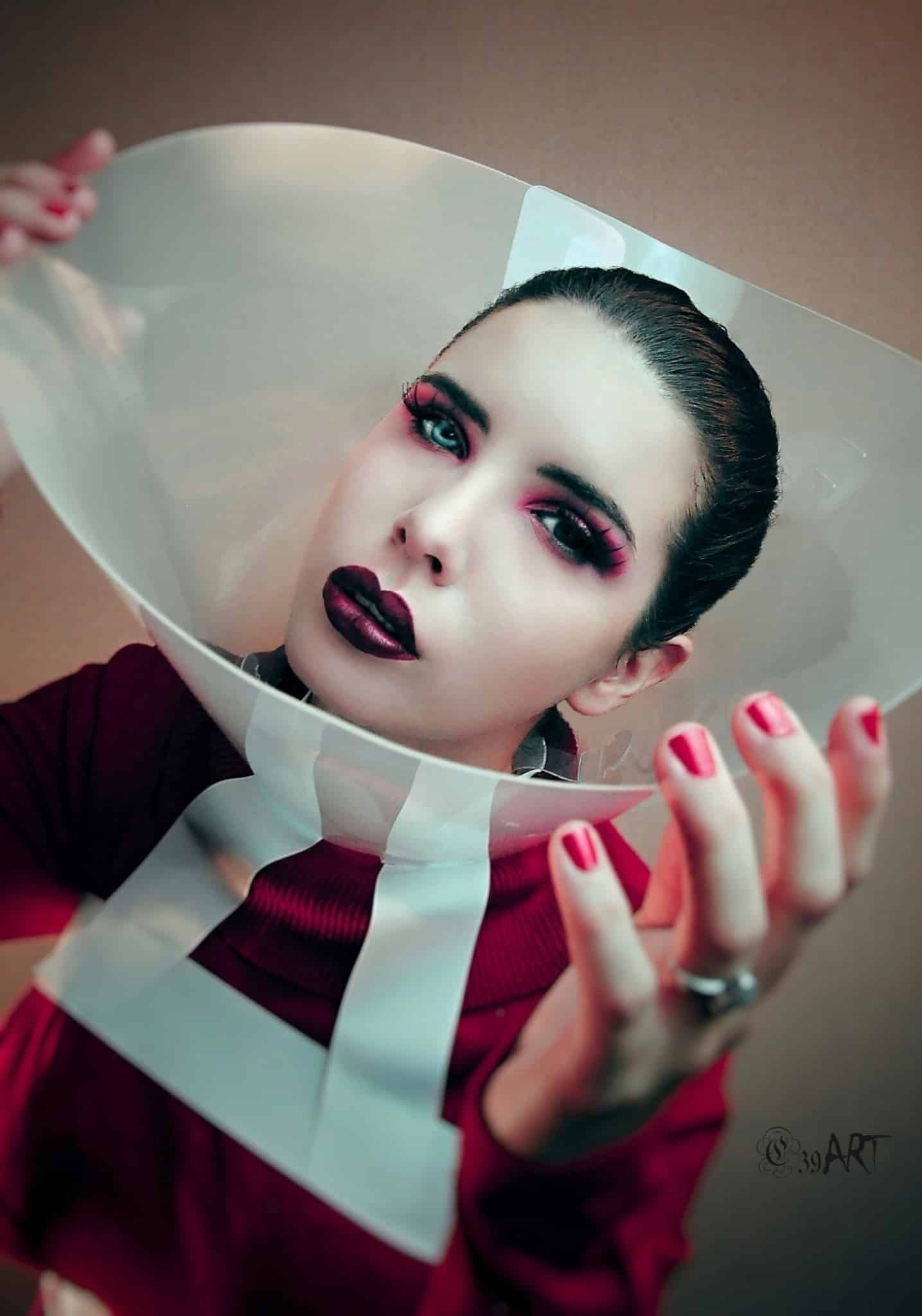 Horror photographer Peter Murín: Masks are the incognito, the mysterious. I shape precisely the expression I desire.