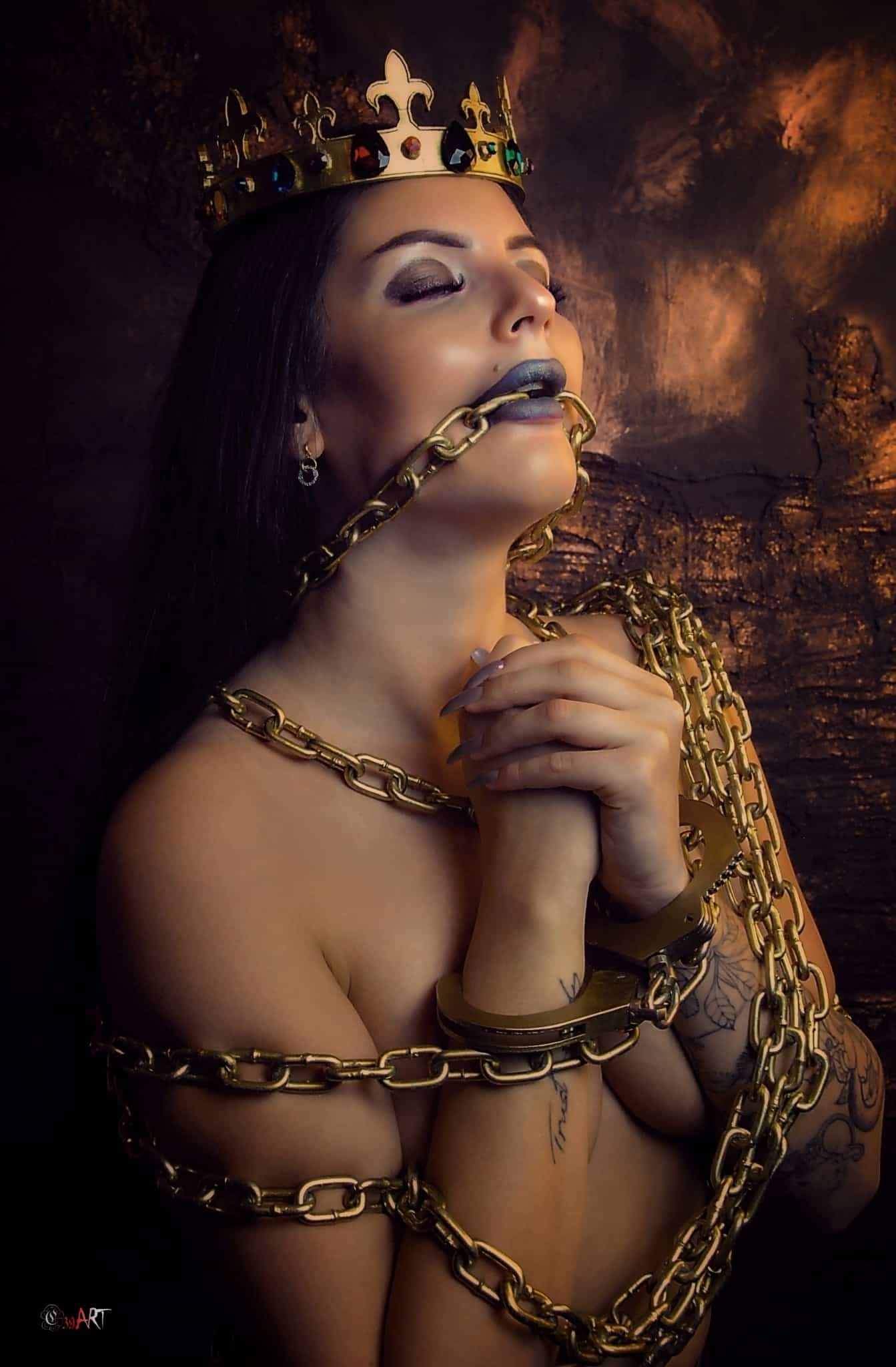 Horror photographer Peter Murín: Masks are the incognito, the mysterious. I shape precisely the expression I desire.