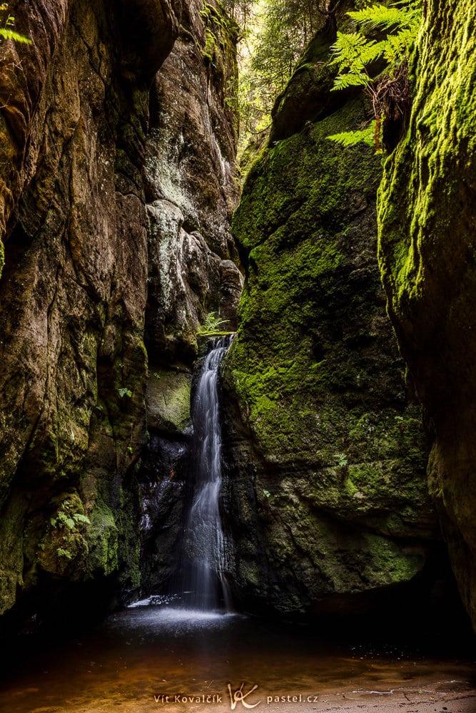 How to Photograph Waterfalls Using Basic Photo Equipment