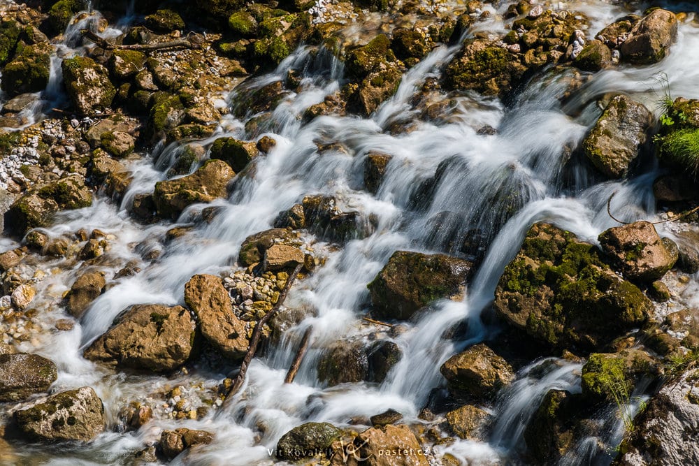 How to Photograph Waterfalls Using Basic Photo Equipment