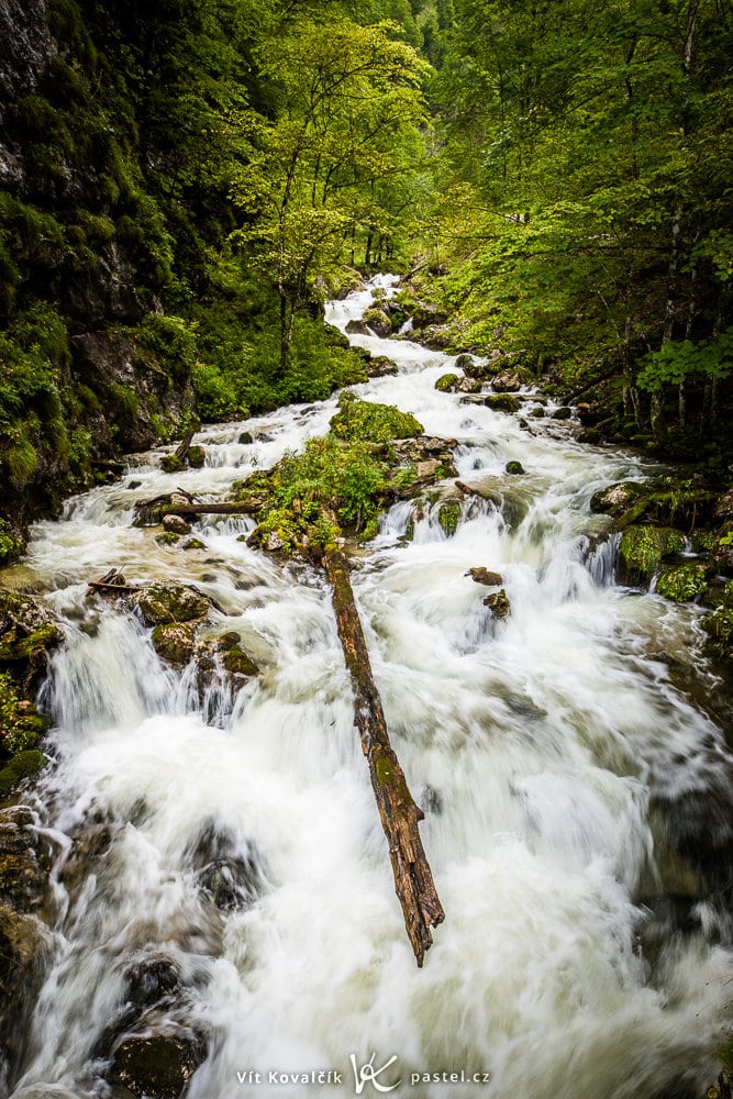 How to Photograph Waterfalls Using Basic Photo Equipment 