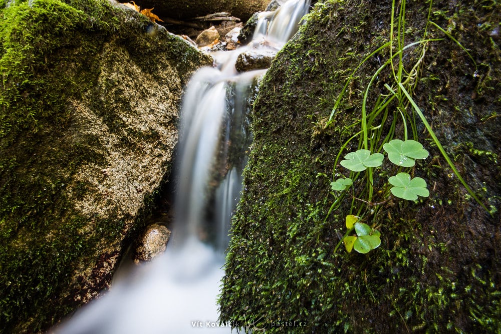How to Photograph Waterfalls Using Basic Photo Equipment