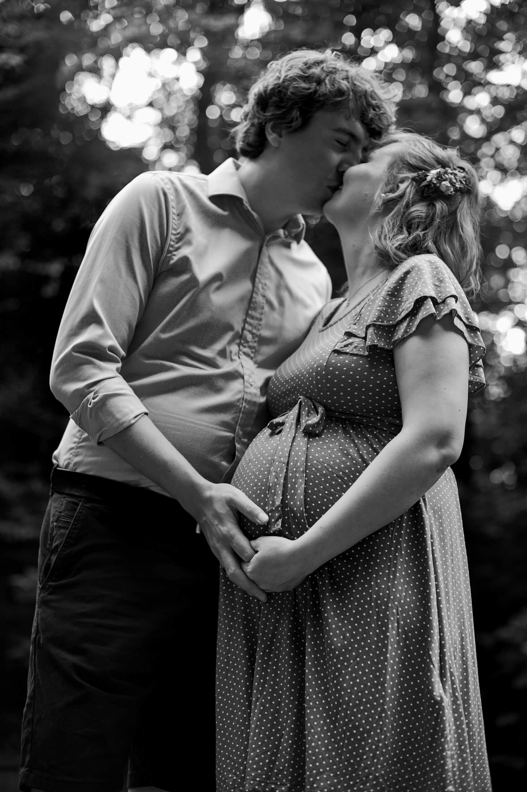 Why I Love Outdoor Maternity Photos - Kirstin Witney Photography: