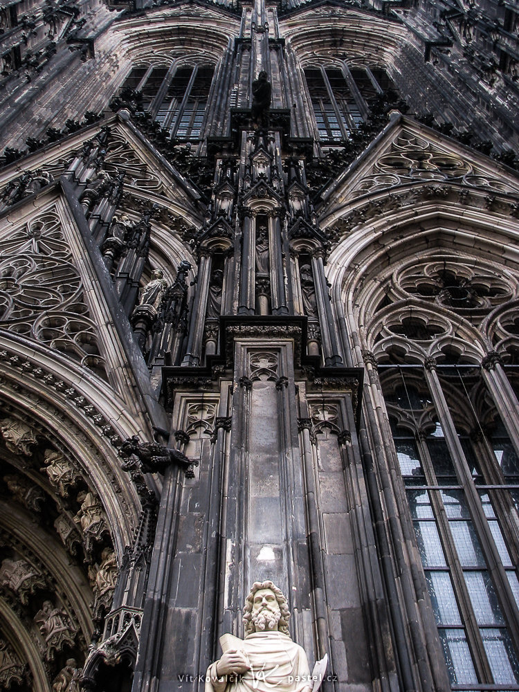 How to Photograph Historic Churches and Temples