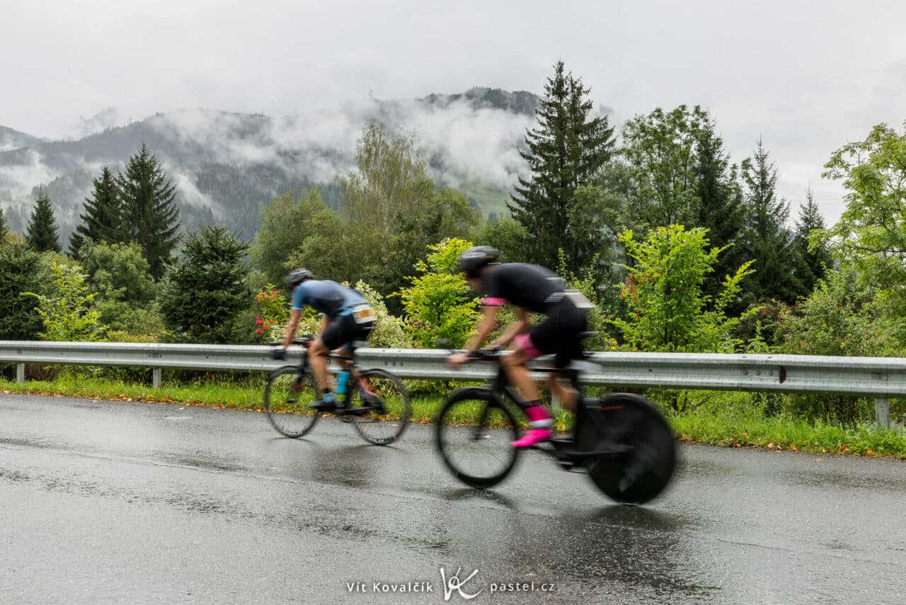 Photograph Bike Races, blurred landscape