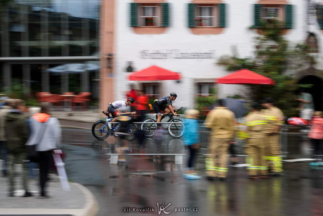 Photograph Bike Races, panning spectators