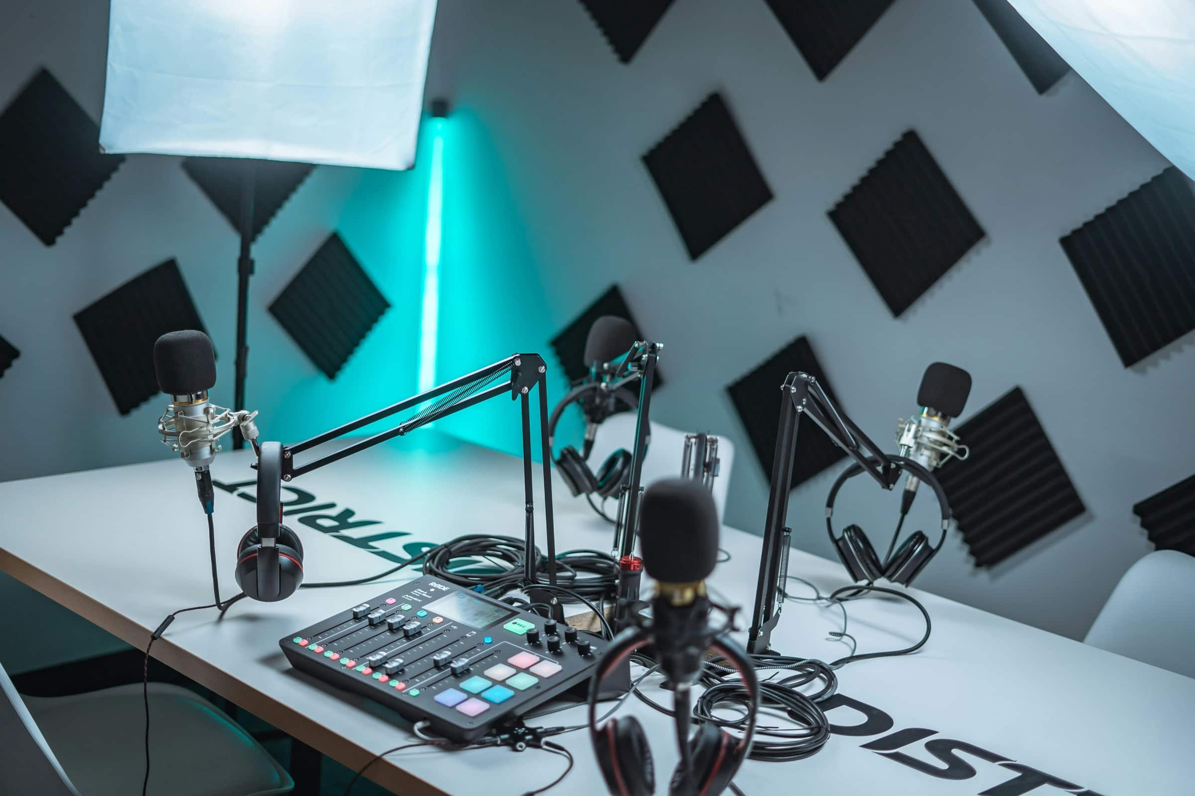 How To Start a Podcast: Guide to Podcast Equipment | Learn Photography ...