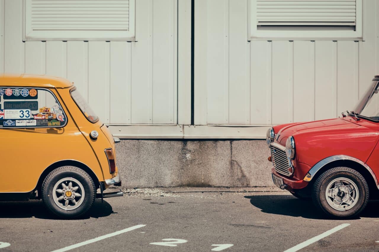 car photo, galerie, The whole car doesn’t have to be in the photo, just two halves. Two Minis.