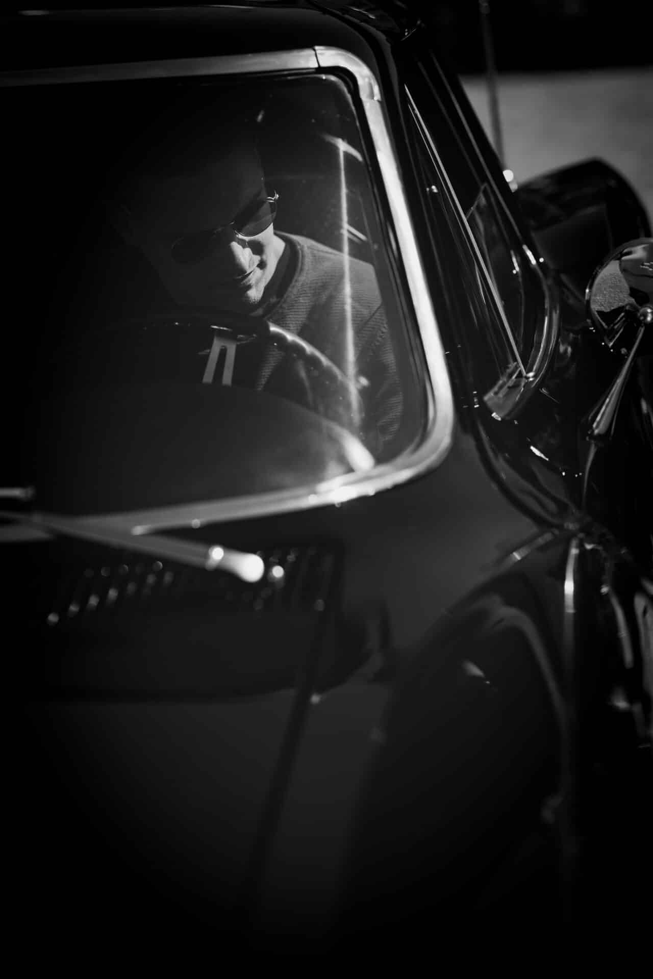 car photo, galerie, A fleeting portrait from an event.