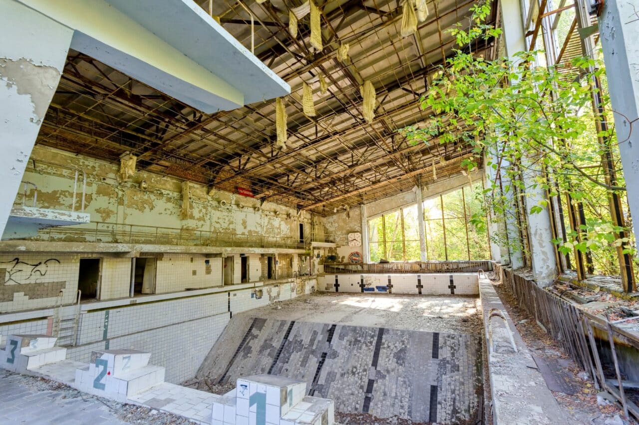 Chornobyl, Pripyat, empty pool 