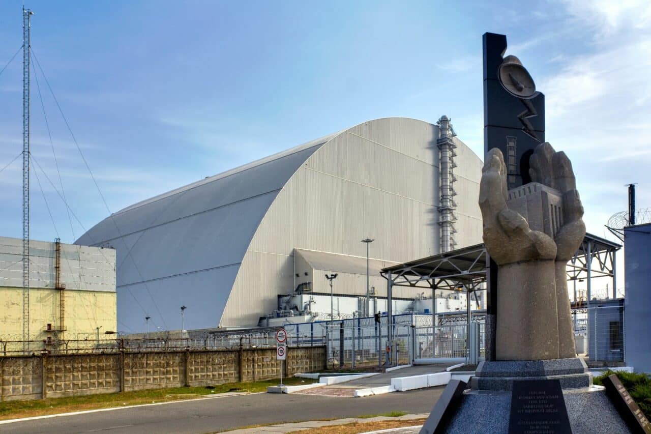 Chornobyl, New cover over the original concrete sarcophagus.