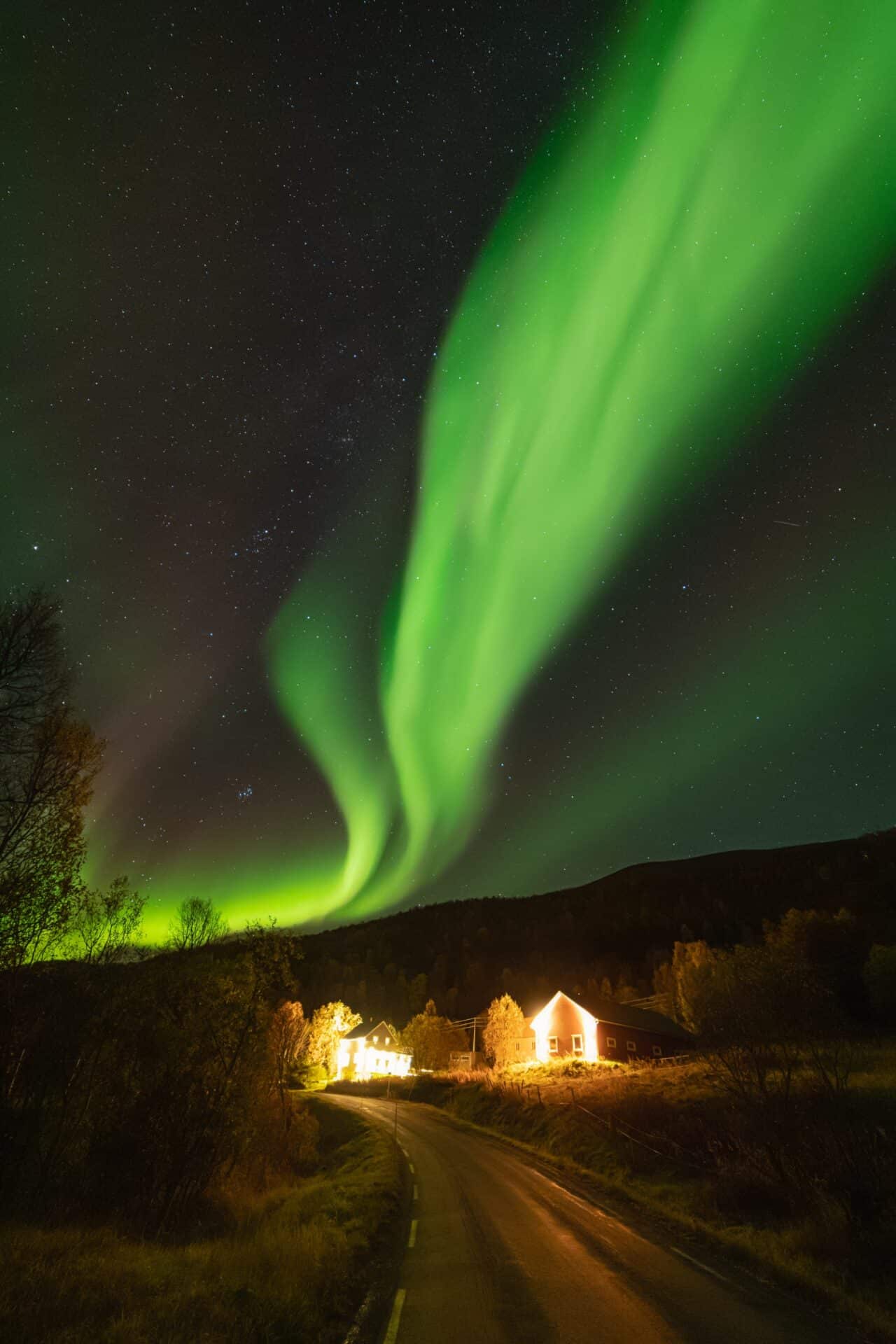 Interview with Petr Horálek, bright Northern Lights near Tromsø, Norway 