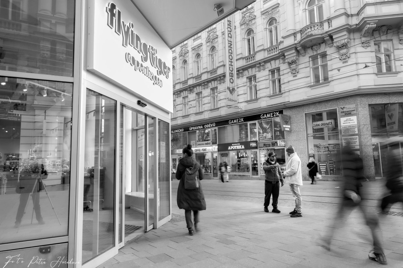 Street Photography for Beginners: long exposure